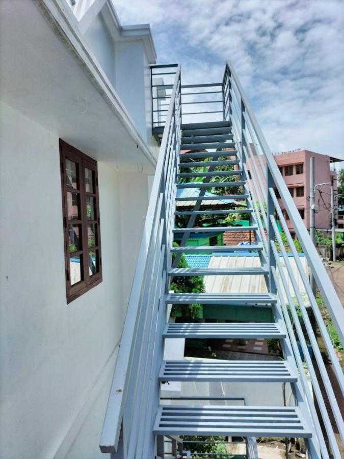 Joseys Homestay Kochi Exterior photo